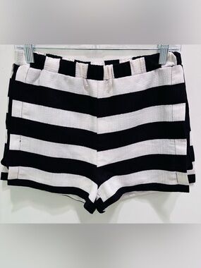 DO+BE Black and White Striped Women’s Shorts